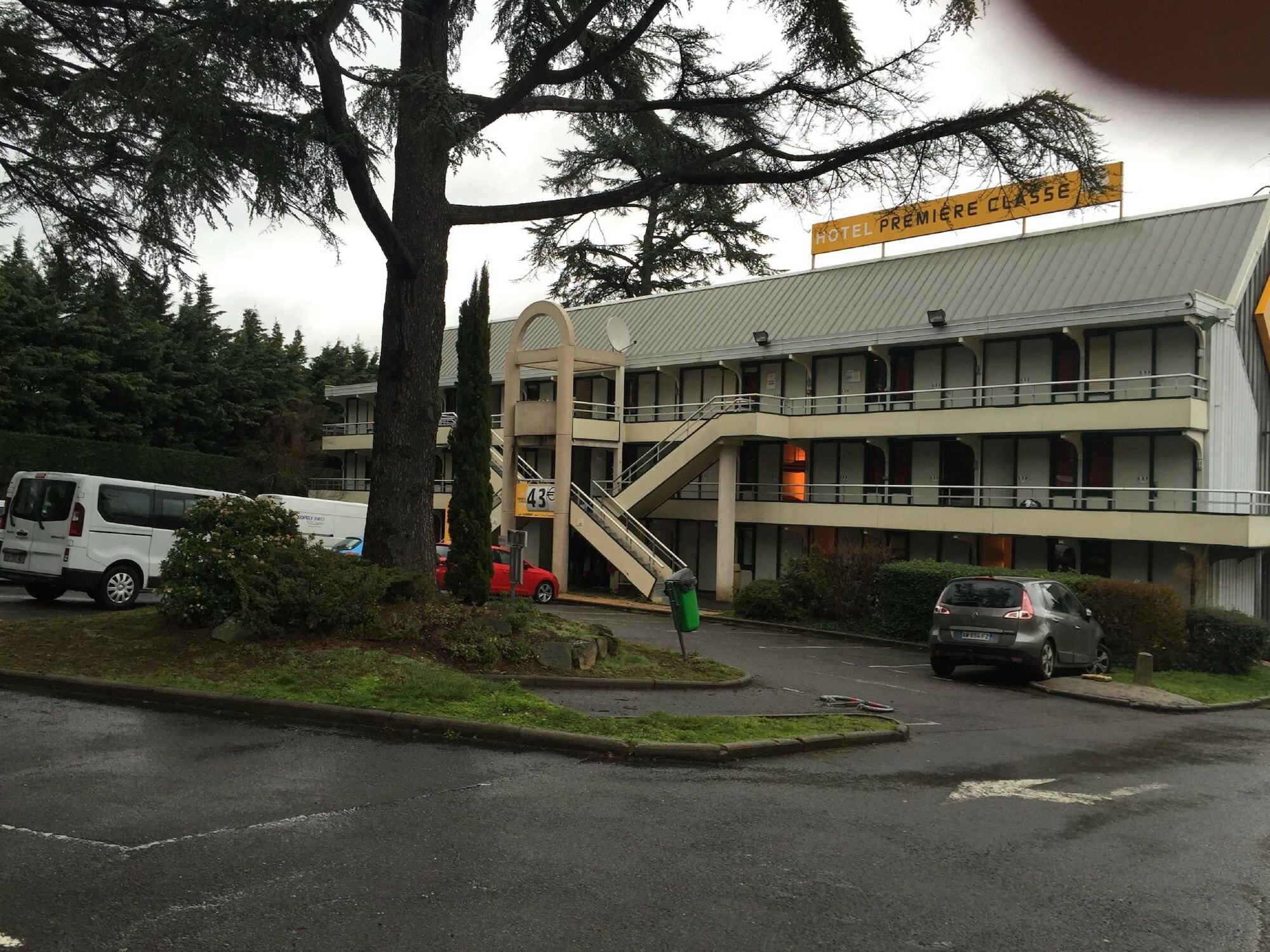 Premiere Classe St Etienne Nord Villars Вилар Экстерьер фото
